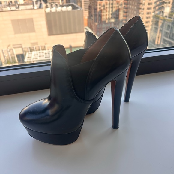 Alaia Black Leather and Elastic Panel Ankle Boots Size 38.5 - Picture 3 of 7